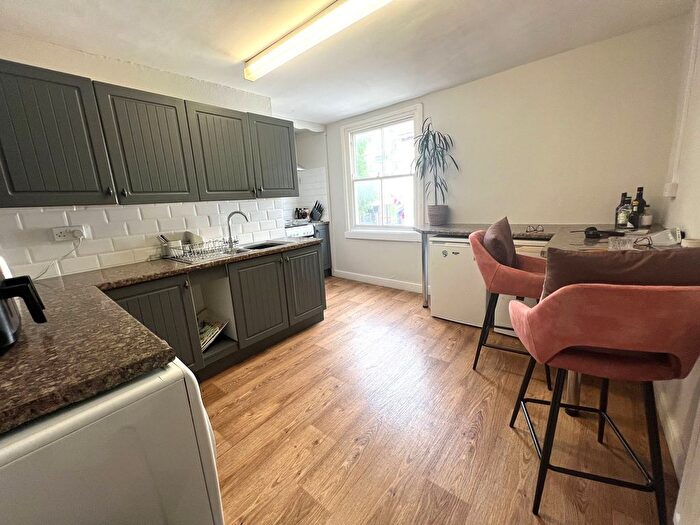 2 Bedroom Maisonette To Rent In Teign Street, Teignmouth, TQ14