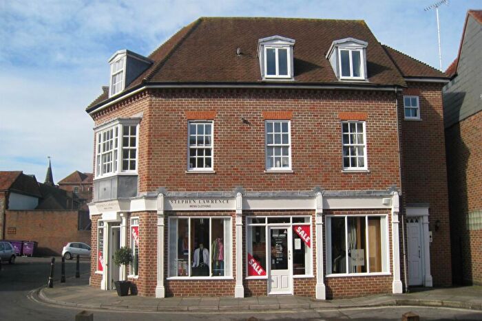 1 Bedroom Flat To Rent In Bedroom Second Floor Flat In Chichester, PO19