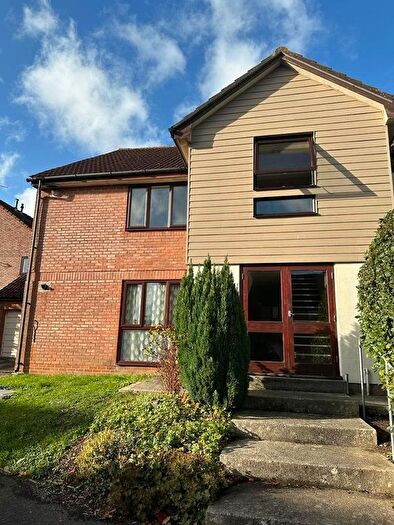 1 Bedroom Flat To Rent In Bicknell Gardens, Yeovil, Somerset, BA21