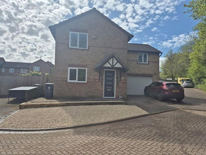 4 Bedroom Property For Sale In Rockingham Close, Daventry, NN11