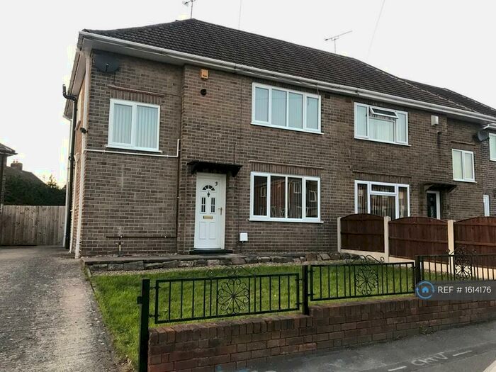 3 Bedroom Semi-Detached House To Rent In Thorpe Hill Drive, Heanor, DE75