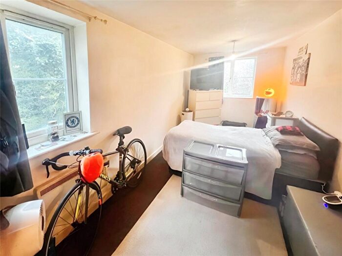 2 Bedroom Flat For Sale In Burton Road, Branston, Burton-on-Trent, Staffordshire, DE14