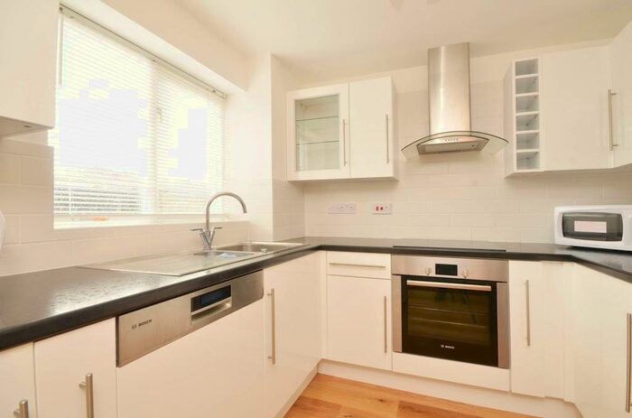 Studio To Rent In Ruston Road, Woolwich, London, SE18