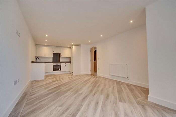 2 Bedroom Flat To Rent In Clarence Road, Gosport, PO12