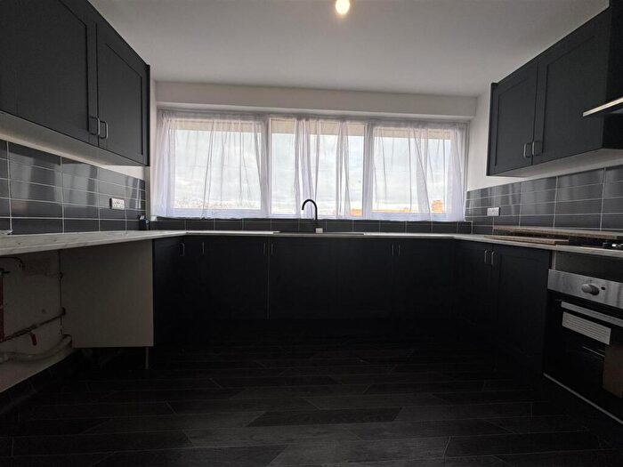 2 Bedroom Apartment To Rent In Waylands Court, Ilford, IG1