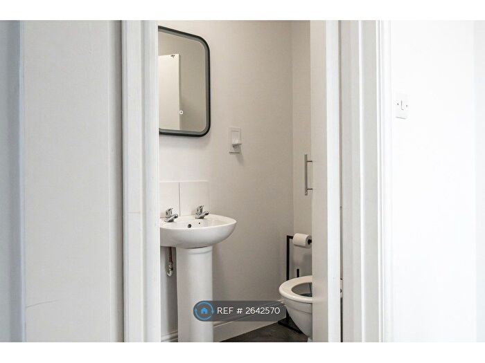 1 Bedroom Flat To Rent In Newport Road, Cardiff, CF24