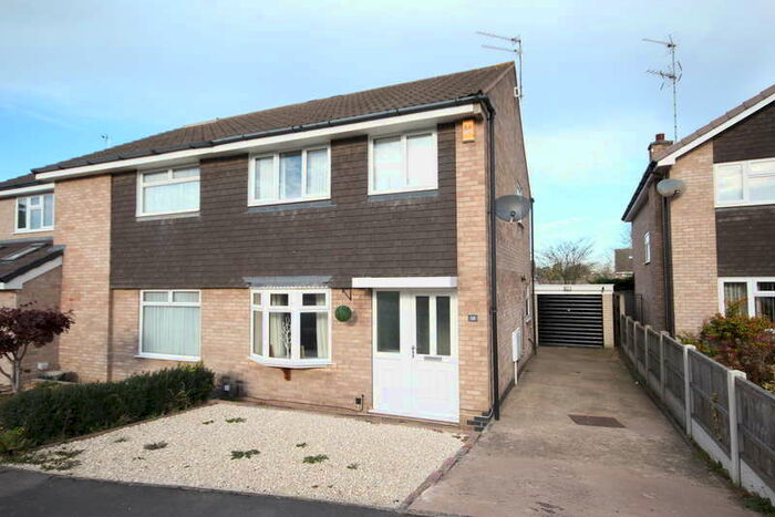 3 Bedroom Semi-Detached House To Rent In Catterick Drive, DE3