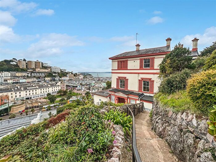 2 Bedroom Flat For Sale In Rock Road, Torquay, TQ2