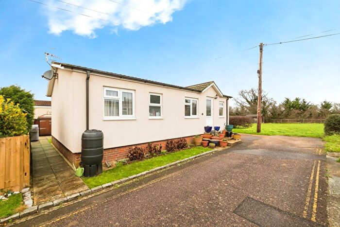 2 Bedroom Park Home For Sale In Laburnum Court, Smallfield, Horley, RH6