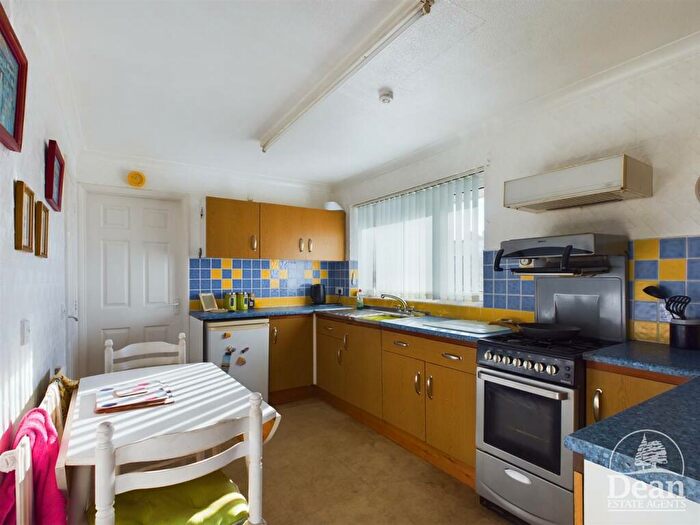 2 Bedroom Detached Bungalow For Sale In Woodside Street, Cinderford, GL14