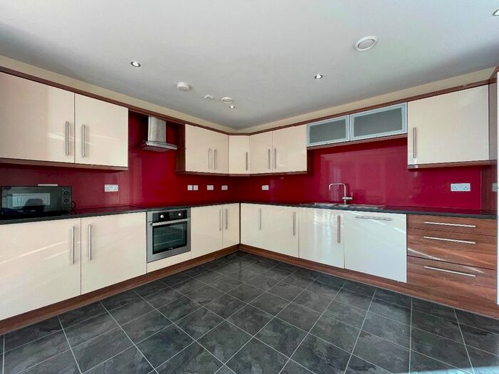 5 Bedroom Flat To Rent In Apt., Ecclesall Road, S11