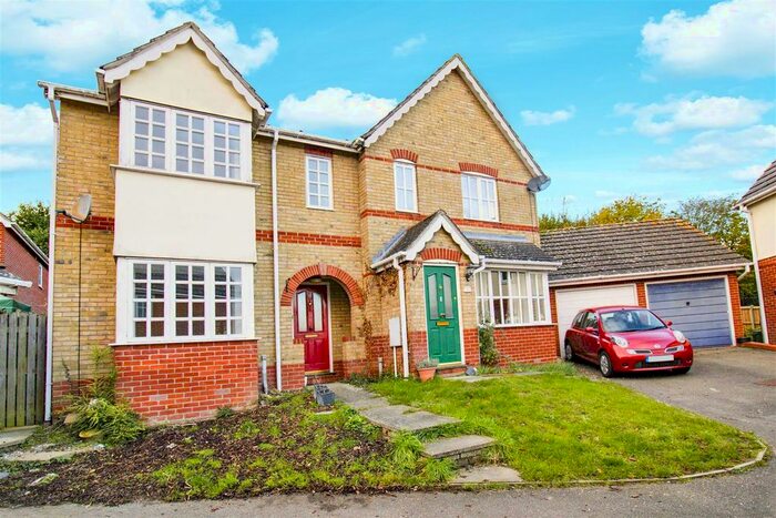3 Bedroom Semi-Detached House To Rent In Beech Avenue, Halstead, CO9