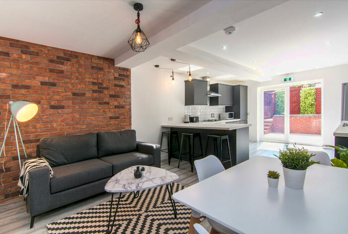 5 Bedroom Terraced House To Rent In Hollis Road, Stoke, Coventry, CV3