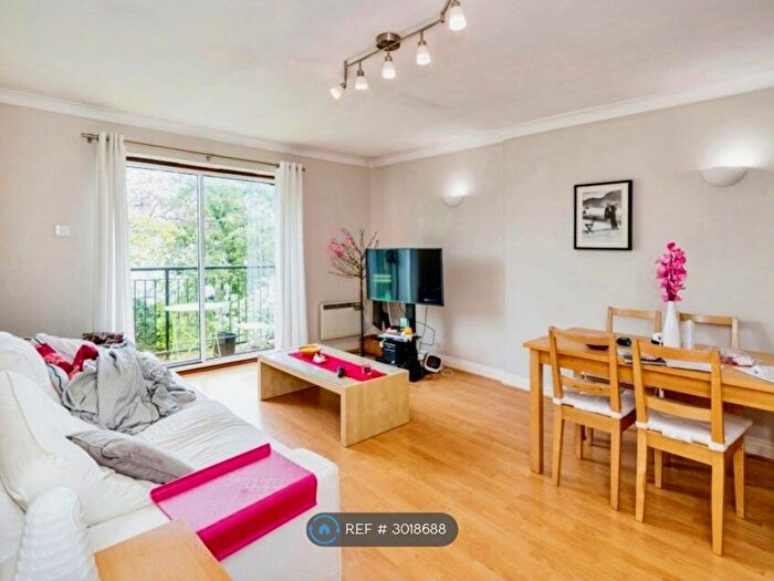 1 Bedroom Flat To Rent In Arches Road, Southampton, SO15