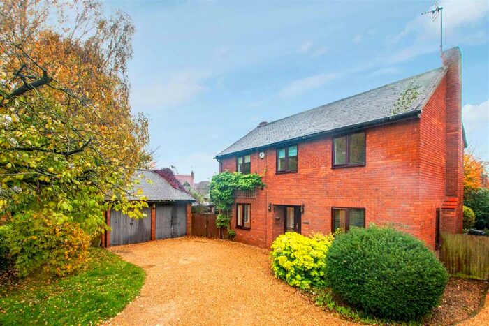 4 Bedroom Detached House To Rent In Hopkins Close, Milton Keynes Village, MK10
