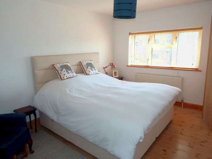3 Bedroom End Of Terrace House For Sale In Julia Gate, Stevenage, Hertfordshire, SG2