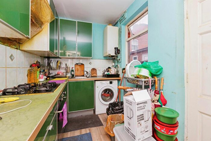3 Bedroom Terraced House For Sale In Biddulph Street, Leicester, LE2