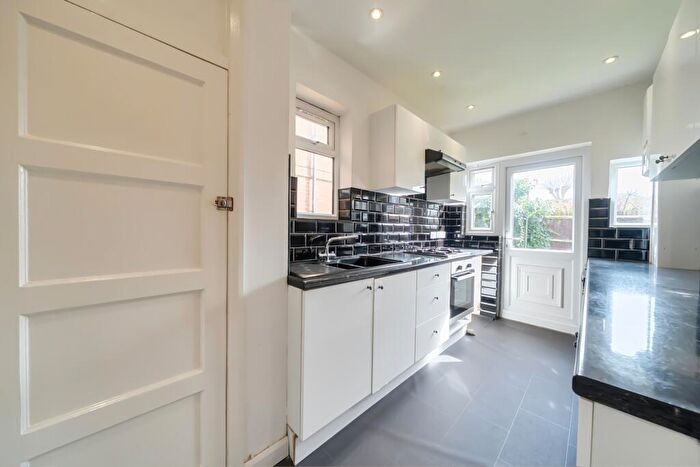 2 Bedroom Flat For Sale In Mountsfield Court, Hither Green Lane, London, SE13