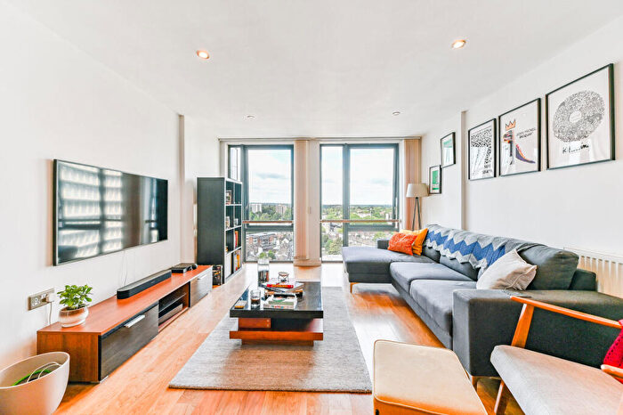2 Bedroom Flat For Sale In Centrillion Point, Central Croydon, Croydon, CR0