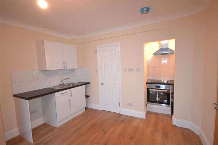 Apartment To Rent In Stag Lane, London, NW9