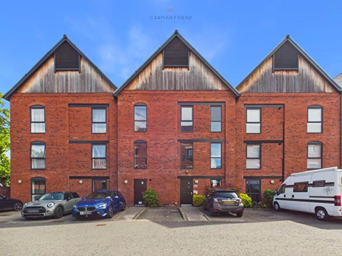 2 Bedroom Flat For Sale In Upper Cambrian Road, Chester, CH1