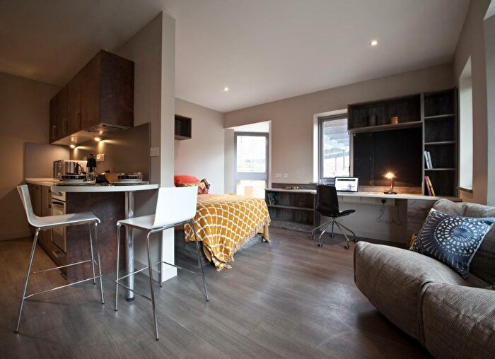 Apartment To Rent In Saxon Court, Church Street, Reading, RG1