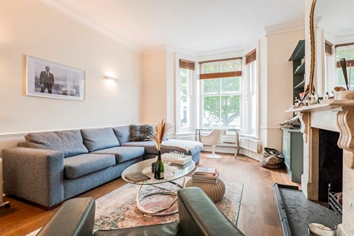 1 Bedroom Flat To Rent In Redcliffe Street, Chelsea, London, SW10