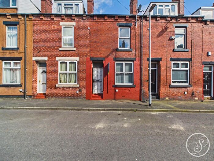 2 Bedroom Terraced House For Sale In Victoria Grove, Leeds, LS9