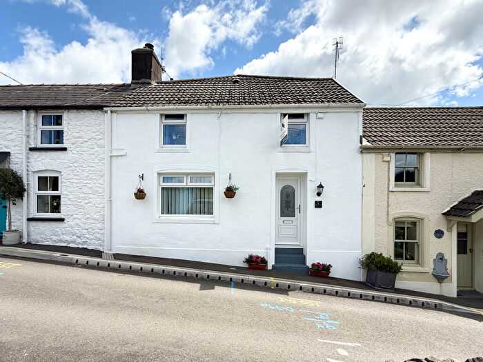 3 Bedroom Cottage For Sale In Miners Row, Llwydcoed, Aberdare, CF44