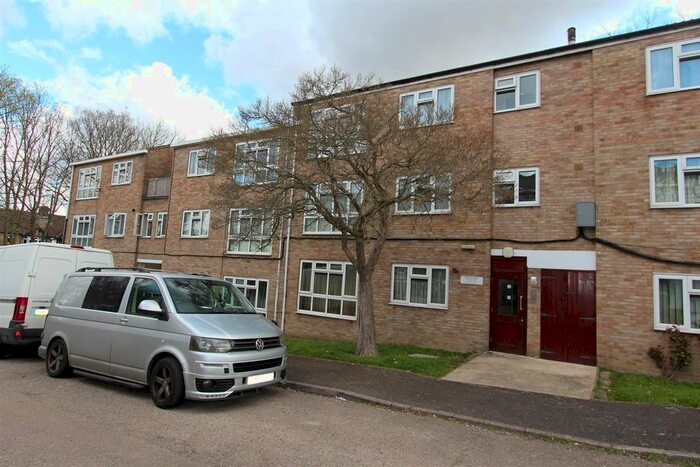 1 Bedroom Flat To Rent In Coney Burrows, London, E4
