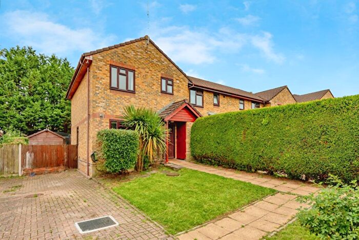 3 Bedroom End Of Terrace House For Sale In Colebrooke Road, Redhill, RH1