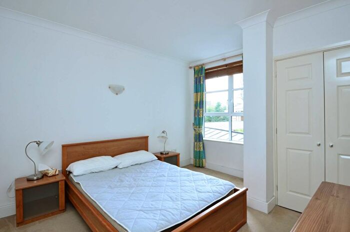 2 Bedroom Flat To Rent In Worple Road, Wimbledon, London, SW19