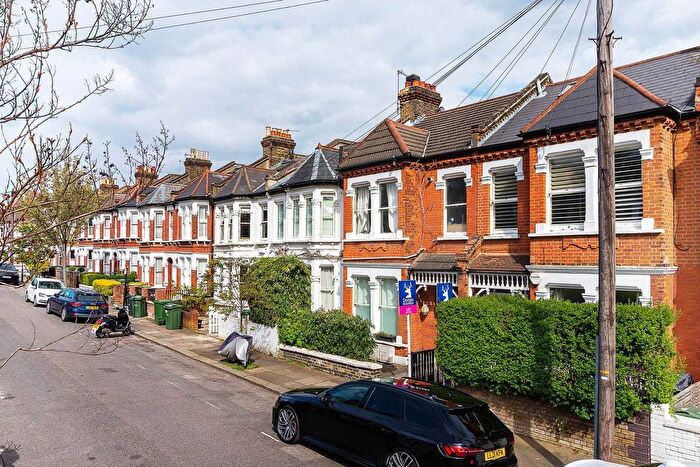 2 Bedroom Flat To Rent In Rudloe Road, Balham, London, SW12