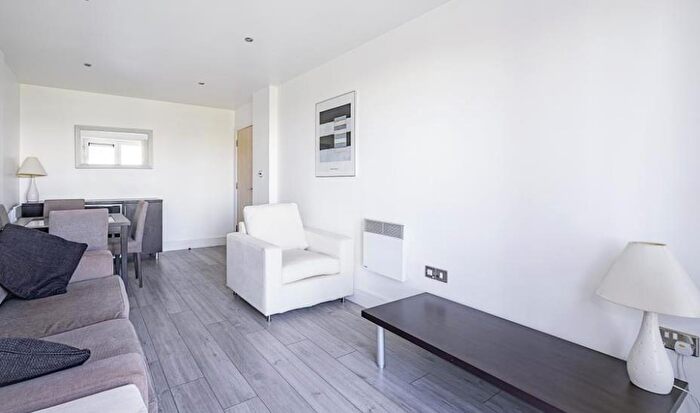 2 Bedroom Apartment To Rent In Park Road, St John's Wood, London, NW8