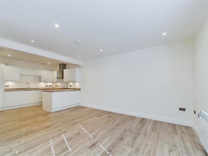 2 Bedroom Flat To Rent In Hermitage Road, Hitchin, SG5
