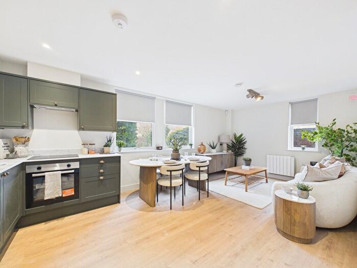 2 Bedroom Apartment To Rent In High Street, Worthing, BN11