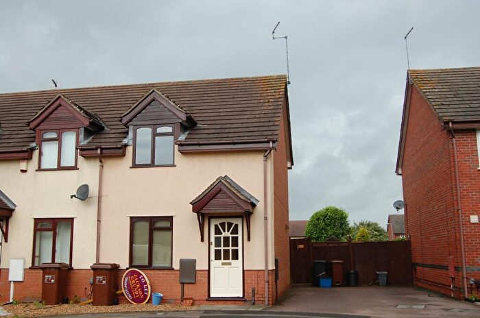 2 Bedroom End Of Terrace House To Rent In The Weavers, East Hunsbury, NN4