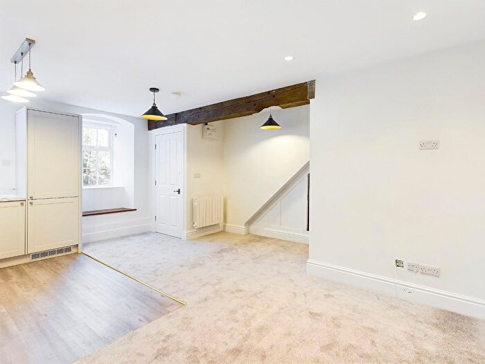 1 Bedroom Flat To Rent In Hallas Bridge, Cullingworth, Bradford, BD13