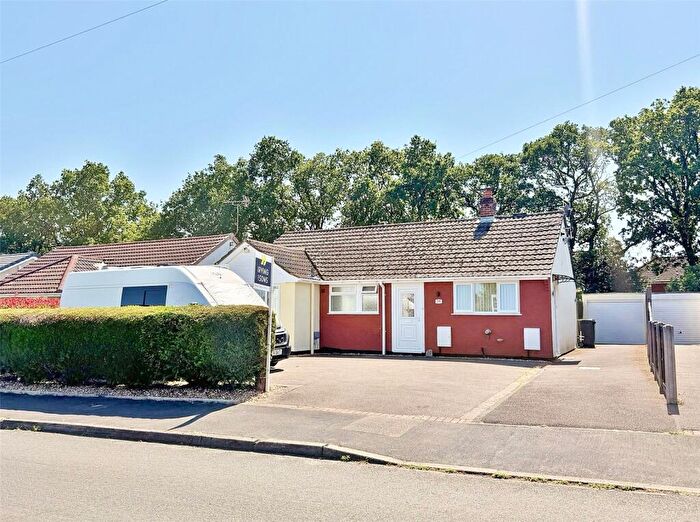 3 Bedroom Bungalow For Sale In Woodlinken Close, Verwood, Dorset, BH31