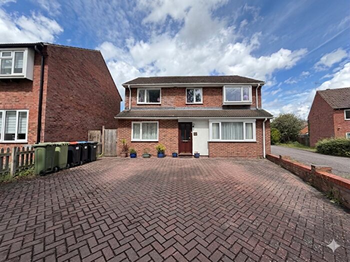 5 Bedroom House To Rent In Shorham Rise, MK8