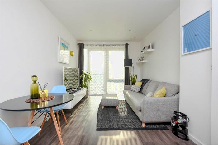 1 Bedroom Flat To Rent In Juniper Drive, London, SW18