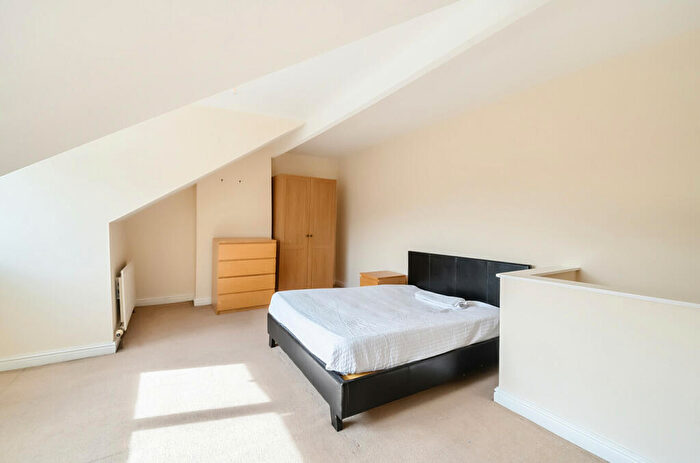 3 Bedroom Terraced House For Sale In Barnbrough Street, Burley, Leeds, LS4