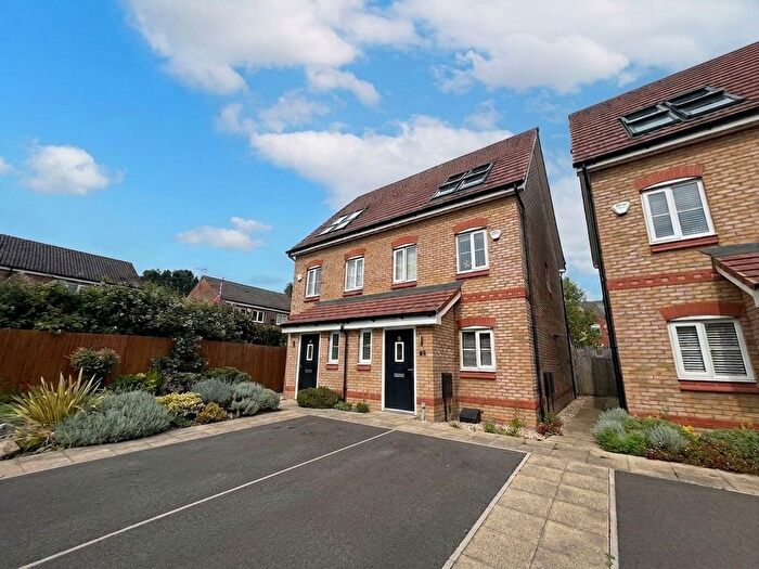 3 Bedroom Semi-Detached House For Sale In Aqueduct Way, Eccles, M30