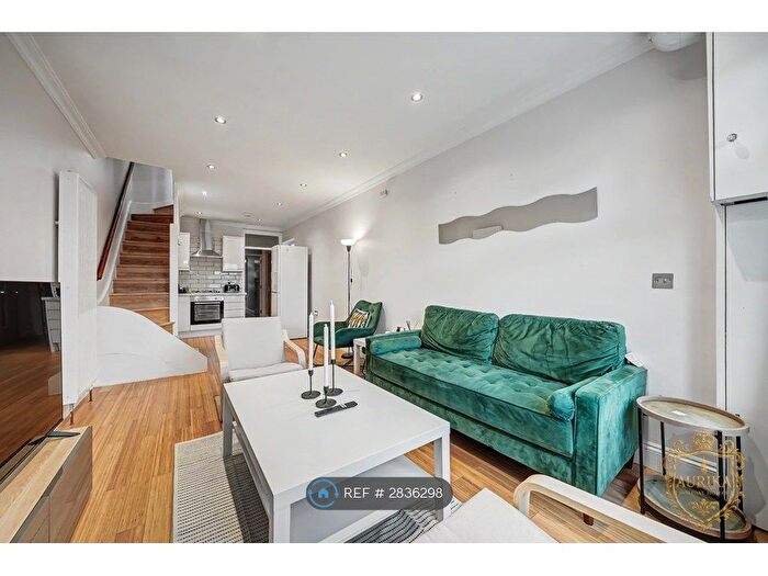 3 Bedroom Detached House To Rent In London, London, SW16