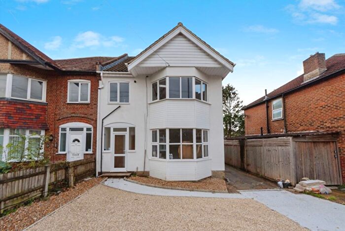 2 Bedroom Maisonette To Rent In Bitterne Road West, Southampton, SO18