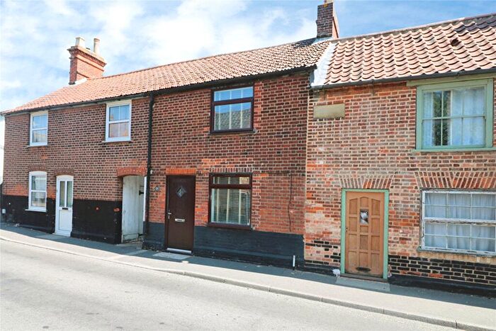 2 Bedroom Terraced House For Sale In Avenue Road, Wymondham, Norfolk, NR18
