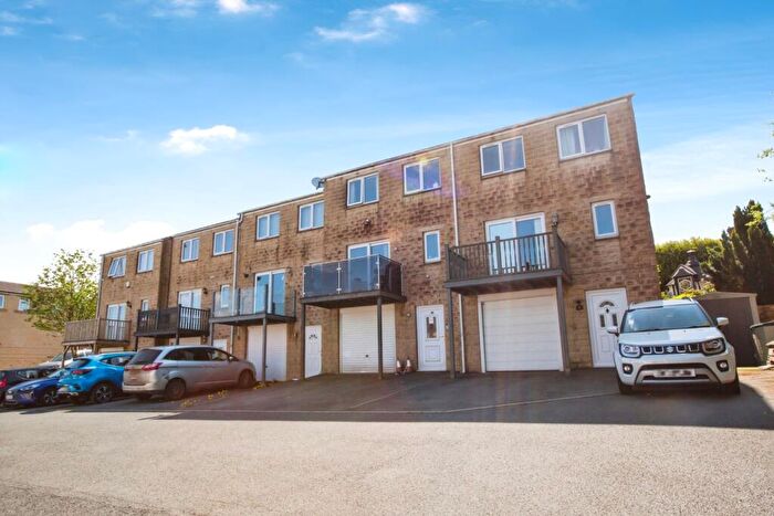 4 Bedroom Terraced House For Sale In Aislaby Heights, Halifax, West Yorkshire, HX2