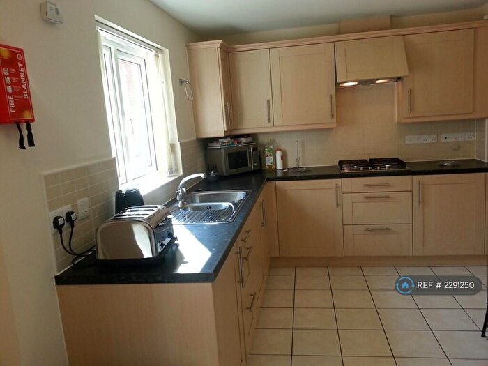 5 Bedroom Semi-Detached House To Rent In Baxendale Road, Chichester, PO19