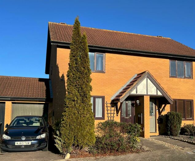 3 Bedroom House To Rent In Rubbra Close, Browns Wood, Milton Keynes, MK7