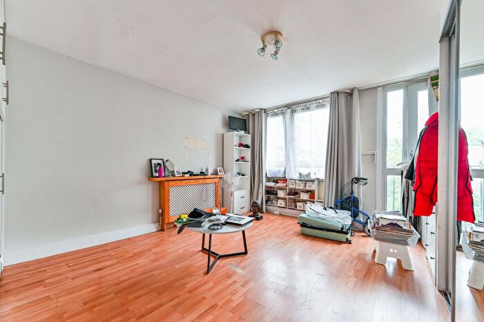3 Bedroom Maisonette For Sale In Robert Street, London, NW1